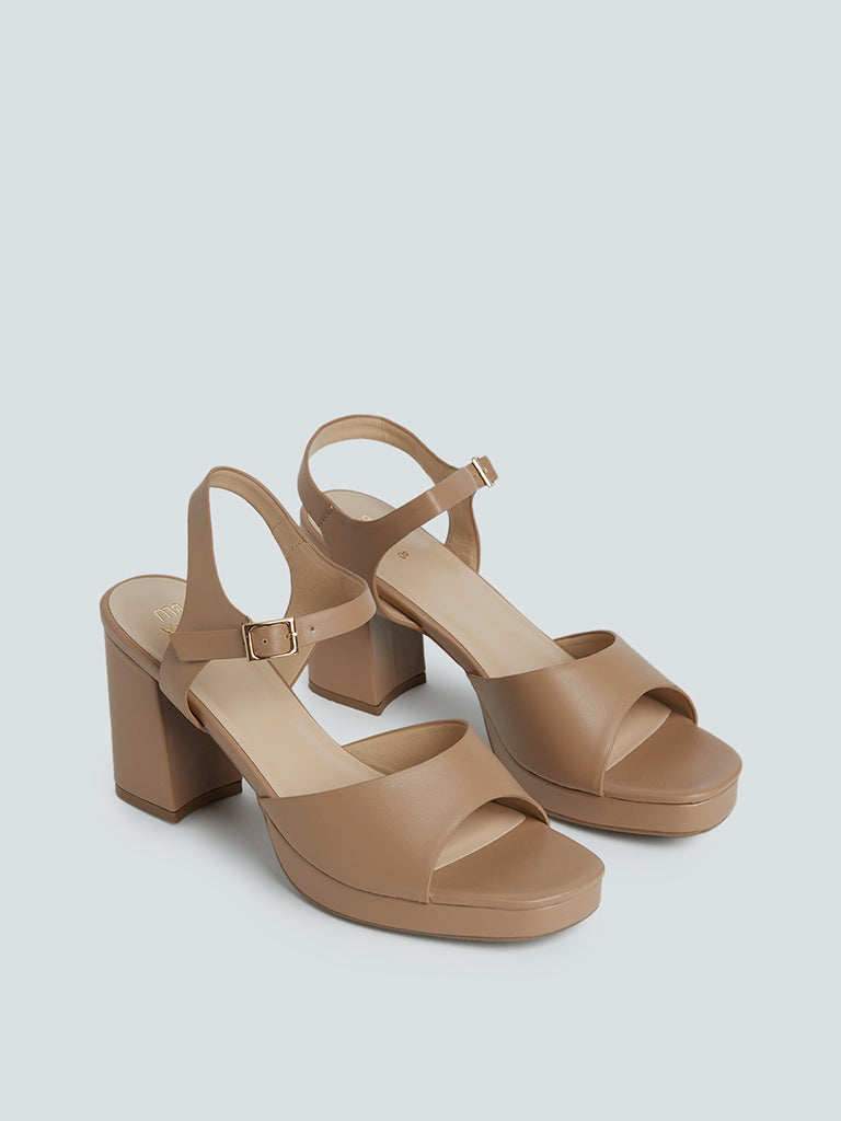 LUNA BLU Light Tan Block-Heel Sandals